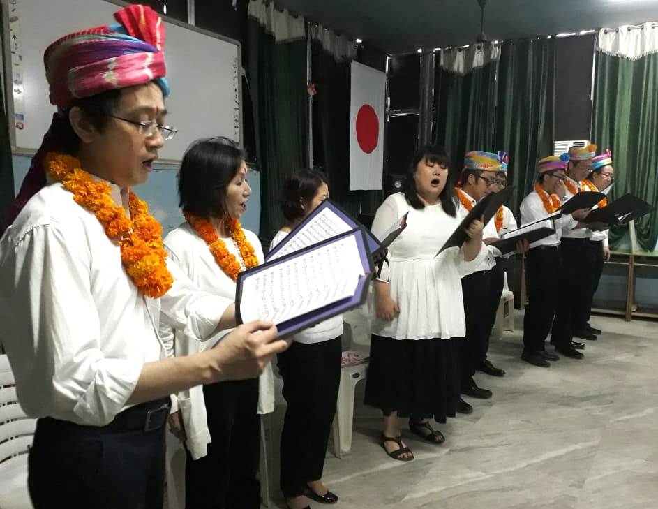 जापानी म्यूजिकल ग्रुप ने मुनि स्कूल छात्रों को बताया गीत-संगीत का महत्व